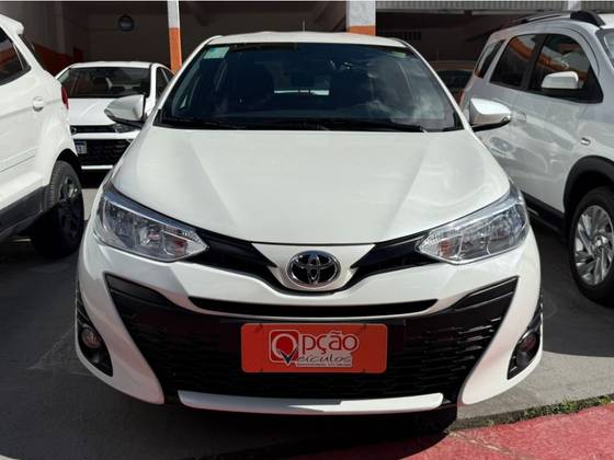 TOYOTA YARIS 1.3 16V FLEX XL PLUS TECH MULTIDRIVE TOYOTA YARIS 1.3 16V FLEX XL PLUS TECH MULTIDRIVE